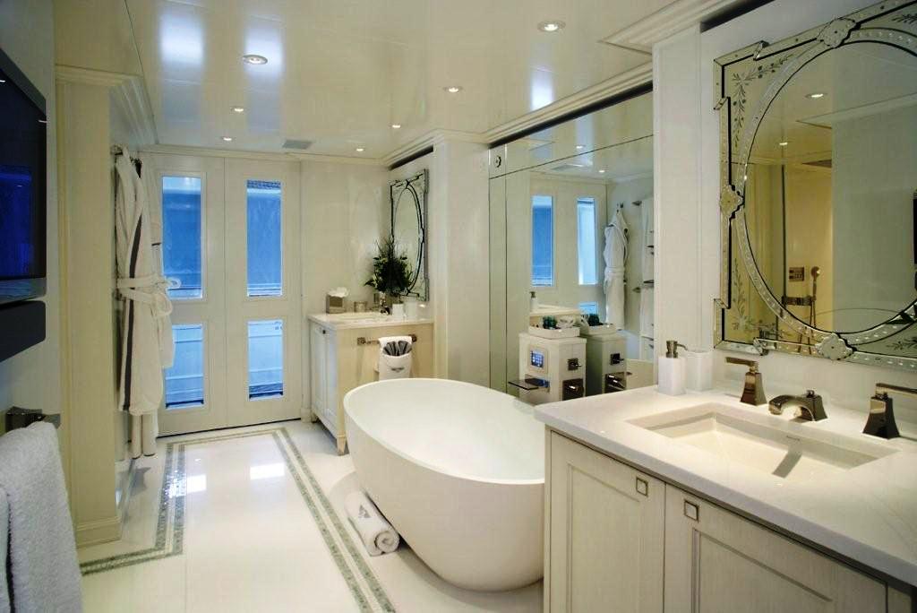 Yacht CELESTIAL HOPE - Master bath - YACHTZOO.jpg